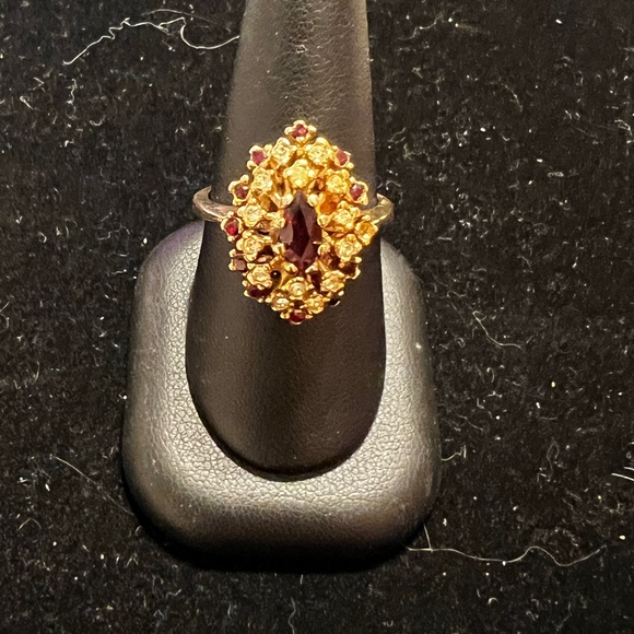Stunning Vintage 14K HGE Lind Ring with Ruby Red Faux Gemstone - Floral Design - Picture 1 of 7